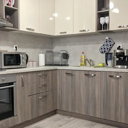 Lux 2 With Garage Апартамент *