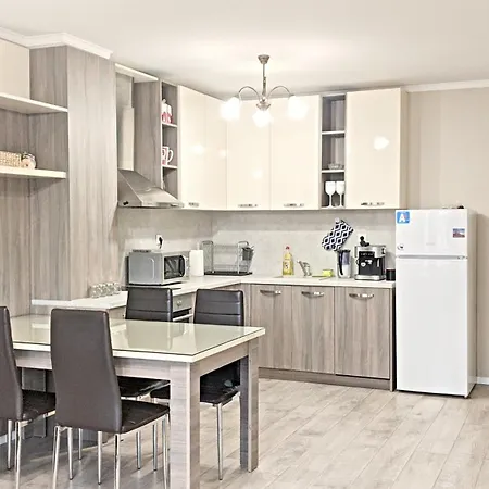 Lux 2 With Garage Апартаменты *